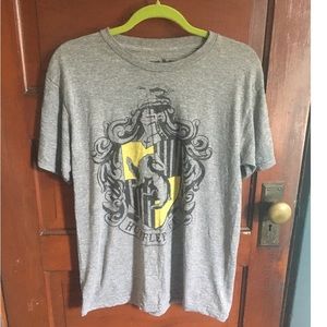 Light grey Harry Potter hufflepuff t shirt